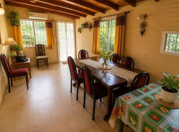 Casa · 160m² · 4 Ambientes · 2 Cocheras · Venta, Casa, 4 Ambientes, Apto Crédito, Lavadero, Jardín, Parrilla, Cochera, Local, Ituzaingó