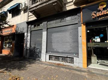 Local comercial · 70m² · 1 Ambiente · Amplio Local en Alquiler, Plaza San Martin