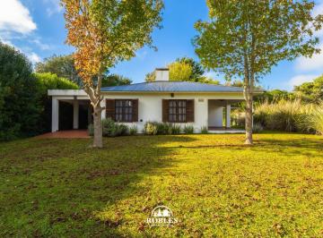 Casa · 169m² · 3 Ambientes · Chalet en Excelente Ubicacion de Chapadmalal