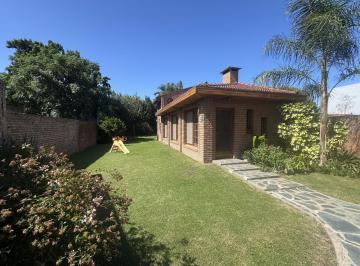 Casa · 200m² · 4 Ambientes · 3 Cocheras · Casa en Venta de 4 Ambientes en Rafael Castillo