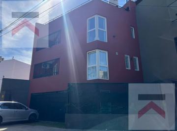 PH · 122m² · 4 Ambientes · Triplex, 2dorm, Terraza, Parrilla, 2 Cocheras / Jardín.