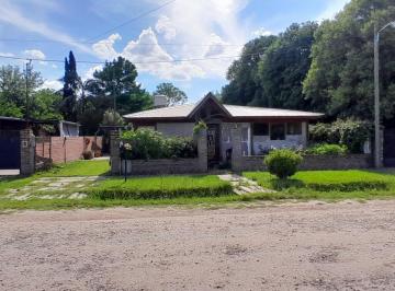 Casa · 100m² · 5 Ambientes · 1 Cochera · Venta - Bario Los Morros - Funes - 3 Dorm. - Parque - Pileta