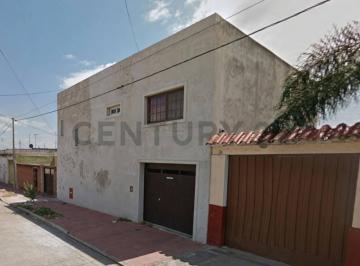 Casa · 193m² · 5 Ambientes · 2 Cocheras · Casa en Venta – Barrio Providencia con Escritura | Cochera | Ubicacion