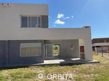 Casa · 86m² · 3 Ambientes · 1 Cochera · Casa en Venta en Casas de Santa María, Villanueva, Tigre