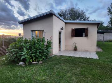 Casa de 3 ambientes, Villa Santa Cruz del Lago · Propiedad en Una Bellísima Zona de Villa Santa Cruz del Lago
