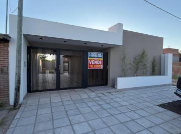 Casa · 155m² · 4 Ambientes · 2 Cocheras · Casas - Casa - Macrocentro, Resistencia