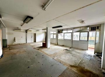 Oficina comercial · 170m² · 1 Ambiente · Espectacular Oficina. Piso 10° Completo. Doble Entrada. Planta Divisible. 2 Baños.