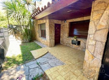 Casa · 161m² · 4 Ambientes · 3 Cocheras · Venta Casa 4 Ambientes Apto Credito en Castelar Norte