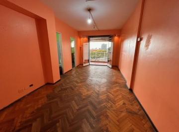 Departamento · 27m² · 1 Ambiente · Monoambiente con Balcón y Vista Abierta en Constitución en Venta.