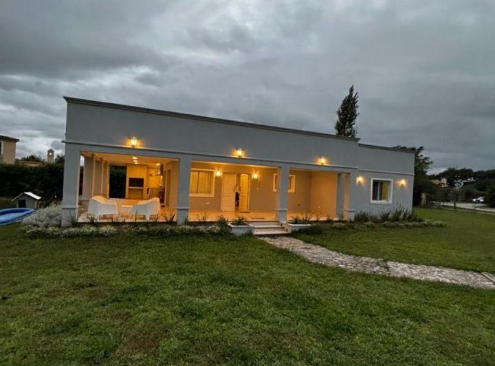 Casa · 137m² · 4 Ambientes · 1 Cochera