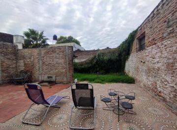Casa · 247m² · 5 Ambientes · 1 Cochera · Casa en Venta en Rosario