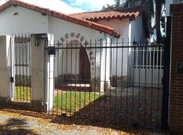 Casa de 4 ambientes, Lomas de Zamora · Chalet en Inmejorable Zona Residencial de Banfield Oeste