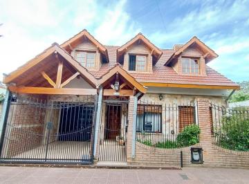 Casa · 180m² · 6 Ambientes · 2 Cocheras · Casa 6 Ambientes en Venta en Ituzaingo Sur