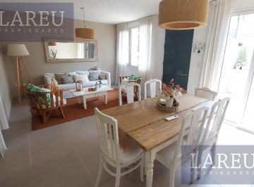 Casa · 126m² · 4 Ambientes · 2 Cocheras · Duplex en Venta en Condominio Tres Robles - Pilar