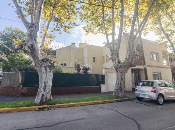 Casa de 4 ambientes, Vicente López · Excelenta Casa de 4 Dorm., 3 Baños, Jardin, Cocheras