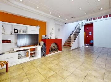 Casa · 250m² · 7 Ambientes · 1 Cochera · Casa en Venta de 7 Ambientes en Martínez con Jardín, Pileta y Dependencia