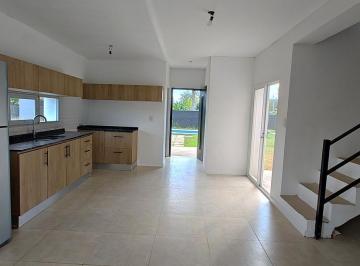 Casa · 100m² · 3 Dormitorios · 2 Cocheras · Tds 3 - Amplia Casa a Estrenar 3 Dorm.!