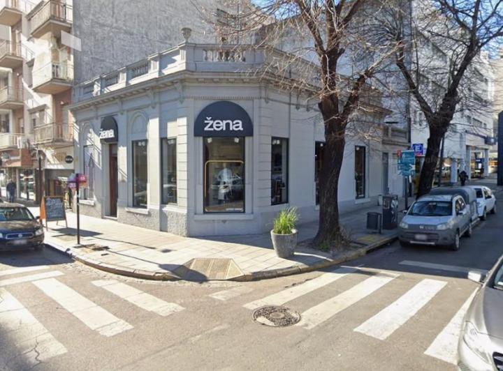 Local comercial · 200m²