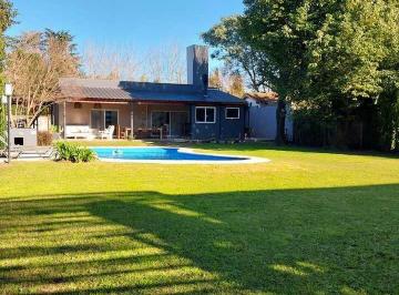 Fondo hacia galería.jpeg · Venta Casa 5 Ambientes La Bota Benavidez con Pileta