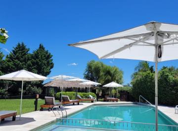 Hotel · 300m² · 11 Ambientes · 5 Cocheras · Se Vende Gran Complejo de Cabañas en Oliveros