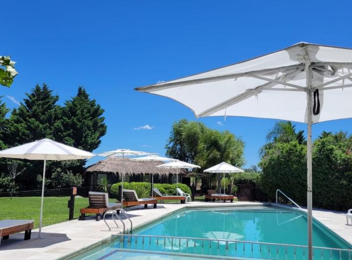 Hotel · 300m² · 11 Ambientes · 5 Cocheras