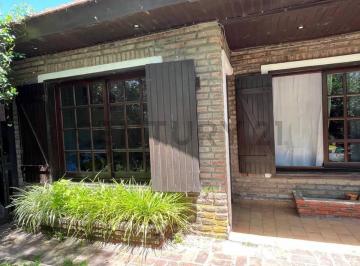 Casa · 173m² · 5 Ambientes · 1 Cochera · Casa en Venta 5 Ambientes en El Centro de Madariaga
