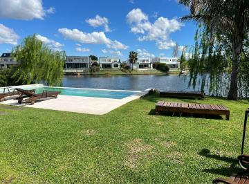 Casa · 413m² · 7 Ambientes · 4 Cocheras · Casa en Alquiler Anual a La Laguna con Pileta en Barrio Los Alisos - Nordelta