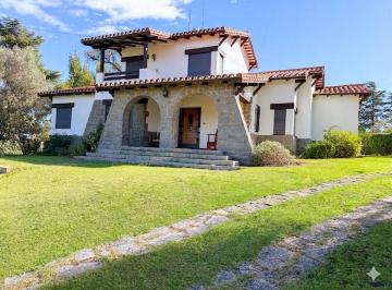 Casa de 8 ambientes, La Falda · Vendo Chalet | 8 Ambientes | Parque 2300 m² | Casa Casero | Cochera | Villa Edén