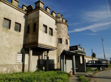 Local comercial · 549m² · 3 Ambientes · Local en Venta - 1 Dormitorio 6 Baños Oficinas - 1060 m² - Quequén