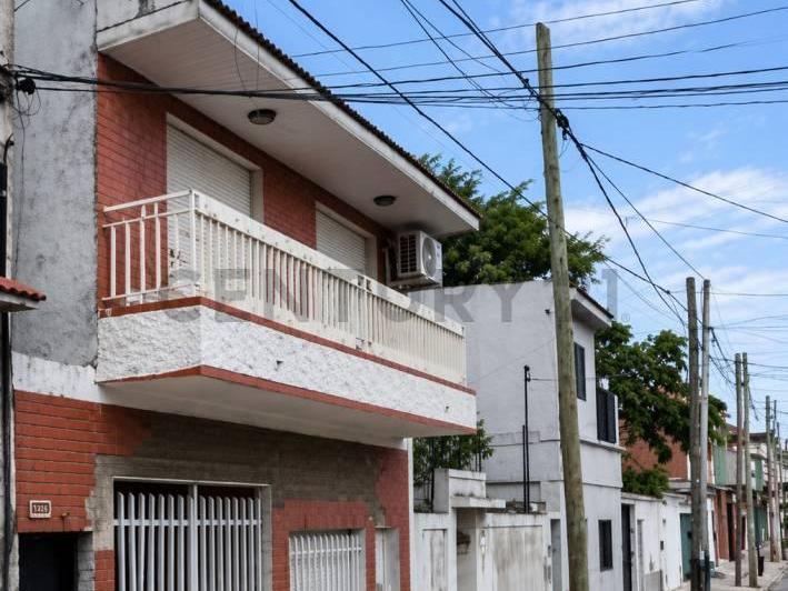 Casa · 126m² · 4 Ambientes · 1 Cochera