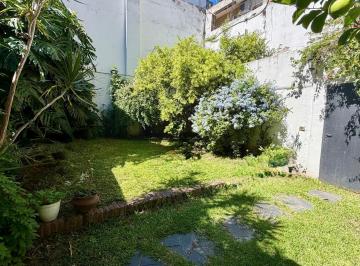 PH · 141m² · 5 Ambientes · PH en Venta Caballito - 5 Ambientes - 3 Baños - Jardin - Patio - Quincho Habitacion Independiente con Baño