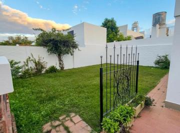 Casa · 150m² · 5 Ambientes · 2 Cocheras · Casa en Venta Apta Credito