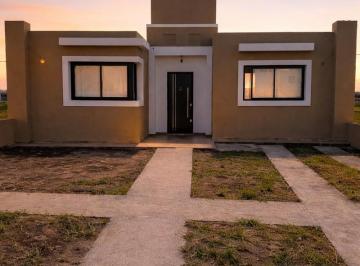 Casa · 84m² · 3 Ambientes · 1 Cochera · Casa en Valle Cercano - La Amistad