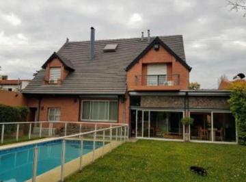 Casa · 290m² · 6 Ambientes · 4 Cocheras · Alquiler Chalet 6 Ambientes Haedo