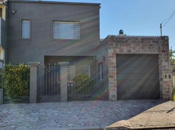 Casa de 4 ambientes, Quilmes · Casa 4 Ambientes con Piscina en Venta en Quilmes Oeste - ¡Apto Crédito!