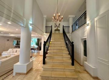 Casa de 5 ambientes, Berazategui · Venta - Casa en Abril Club de Campo - Situada en Uno de Los Barrios Mas Lindos