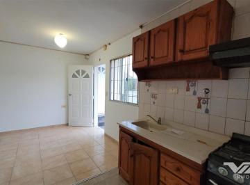 PH · 40m² · 2 Ambientes · En Alquiler, PH 2 Amb. Planta Alta Contrafrente. con Lavadero. - Munro