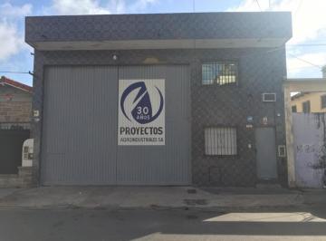 Bodega-Galpón · 621m² · Excelente Galpon en Alquiler en Avellaneda. con Baños, Vestuarios y Oficinas. 585 m² en Pb, Entrada