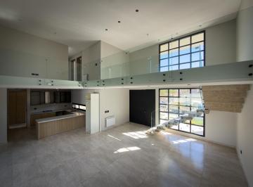 Casa · 286m² · 8 Ambientes · 2 Cocheras · Casa en Venta en La Luisita 4 Dorm.