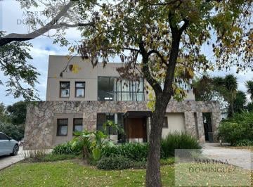 Casa · 1173m² · 8 Ambientes · 2 Cocheras · Casa en Venta - 6 Ambientes - San Jorge Village