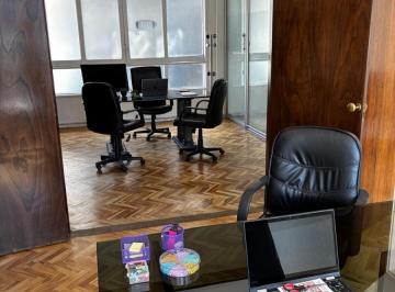 Oficina comercial de 3 ambientes, Tribunales · Venta Oficina Profesional / Comercial. 56 m². Equipada