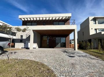 Casa · 465m² · 6 Ambientes · Casa en Venta en El Yacht, Nordelta, Tigre