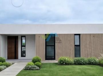 Casa · 188m² · 5 Ambientes · 2 Cocheras · Casa en Venta en San Sebastian - Area 6, San Sebastian, Escobar