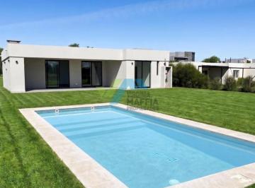 Casa · 188m² · 5 Ambientes · 2 Cocheras · Casa en Venta en San Sebastian - Area 6, San Sebastian, Escobar