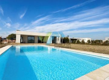 Casa · 188m² · 5 Ambientes · 2 Cocheras · Casa en Venta en San Sebastian - Area 6, San Sebastian, Escobar