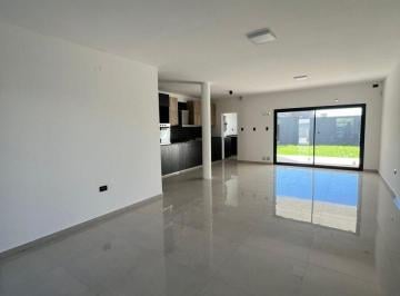 Casa · 135m² · 4 Ambientes · 2 Cocheras · Duplex a Estrenar de 3 Dorm. en Docta