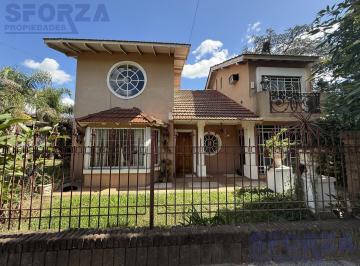 Casa · 600m² · 1 Cochera · Casa en Venta en Bella Vista