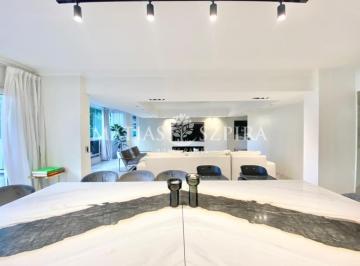 Departamento · 220m² · 4 Ambientes · 1 Cochera · Exclusivo Piso en Palermo Chico | 4 Ambientes Patio Privado y Categoria Reformado a Nuevo!