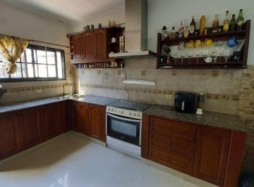 PH · 160m² · 5 Ambientes · 1 Cochera · PH 5 Amb 3 Dorm con Cochera y Quincho Apta Crédito