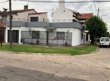Casa de 5 ambientes, Morón · Casa Castelar Sur, Zona Residencial